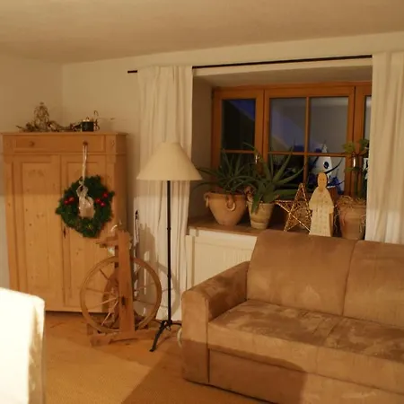 Parth Apartman *